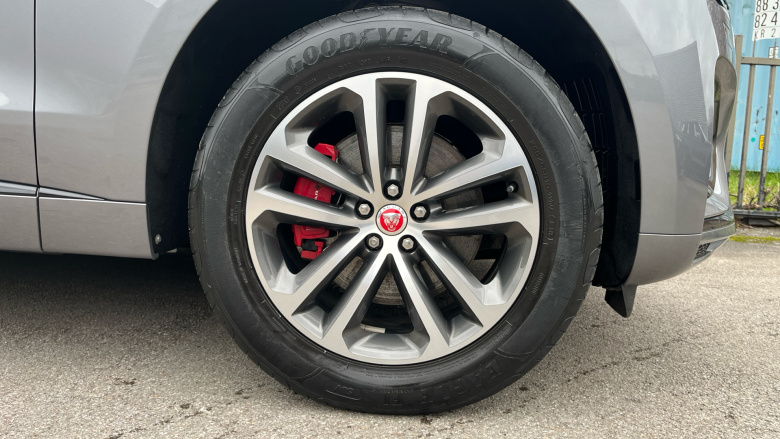 Jaguar F-Pace 2.0 D200 R-Dynamic Black 5dr Auto AWD Diesel Estate